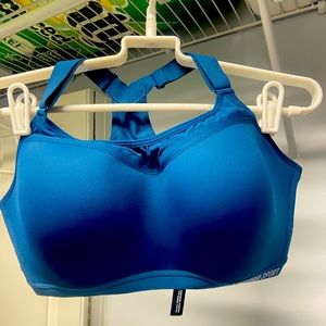Victoria’s Secret 38DD sports bra with mesh detail